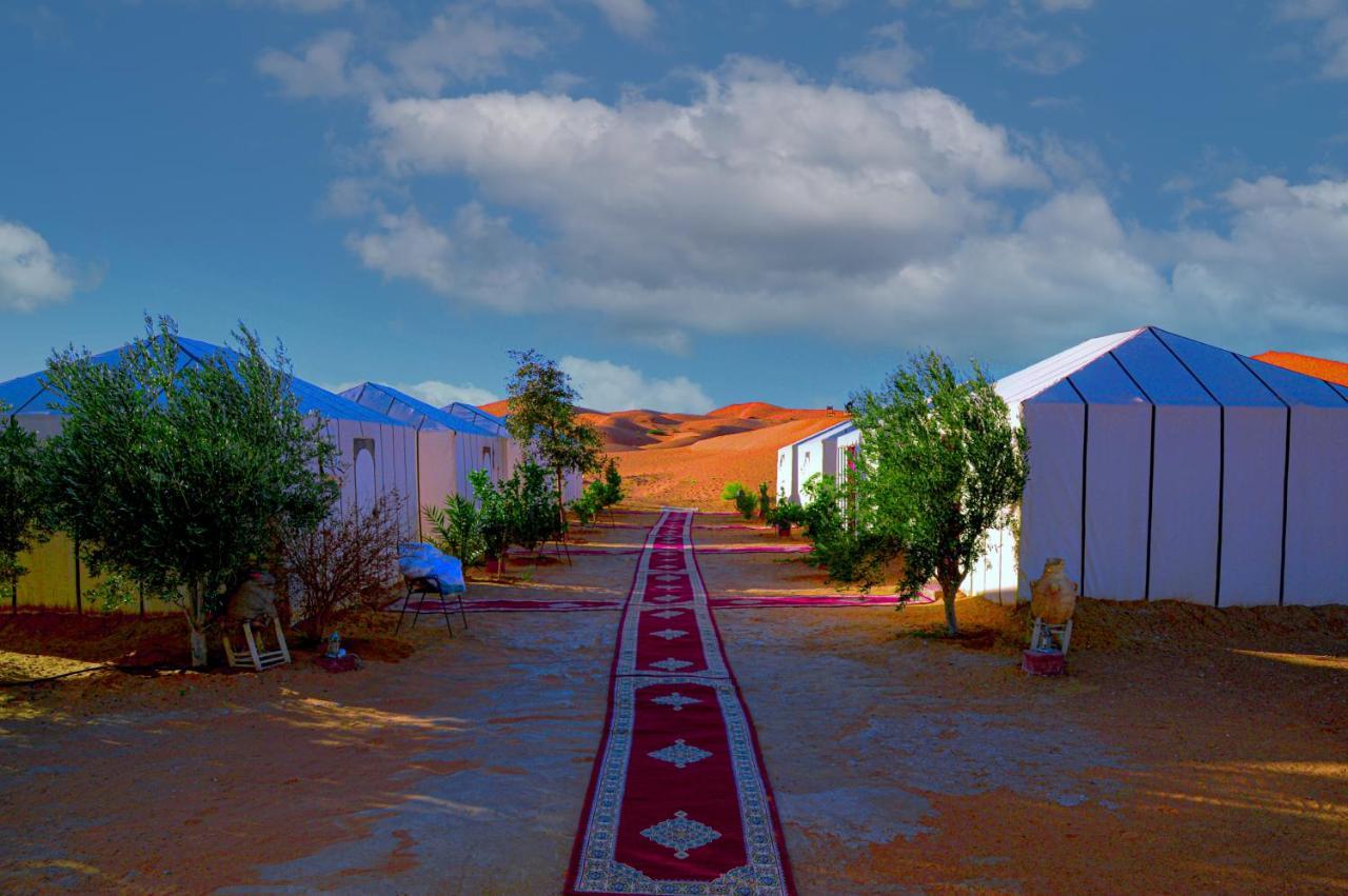 Les Roches Desert Camp Мерцуга Екстериор снимка