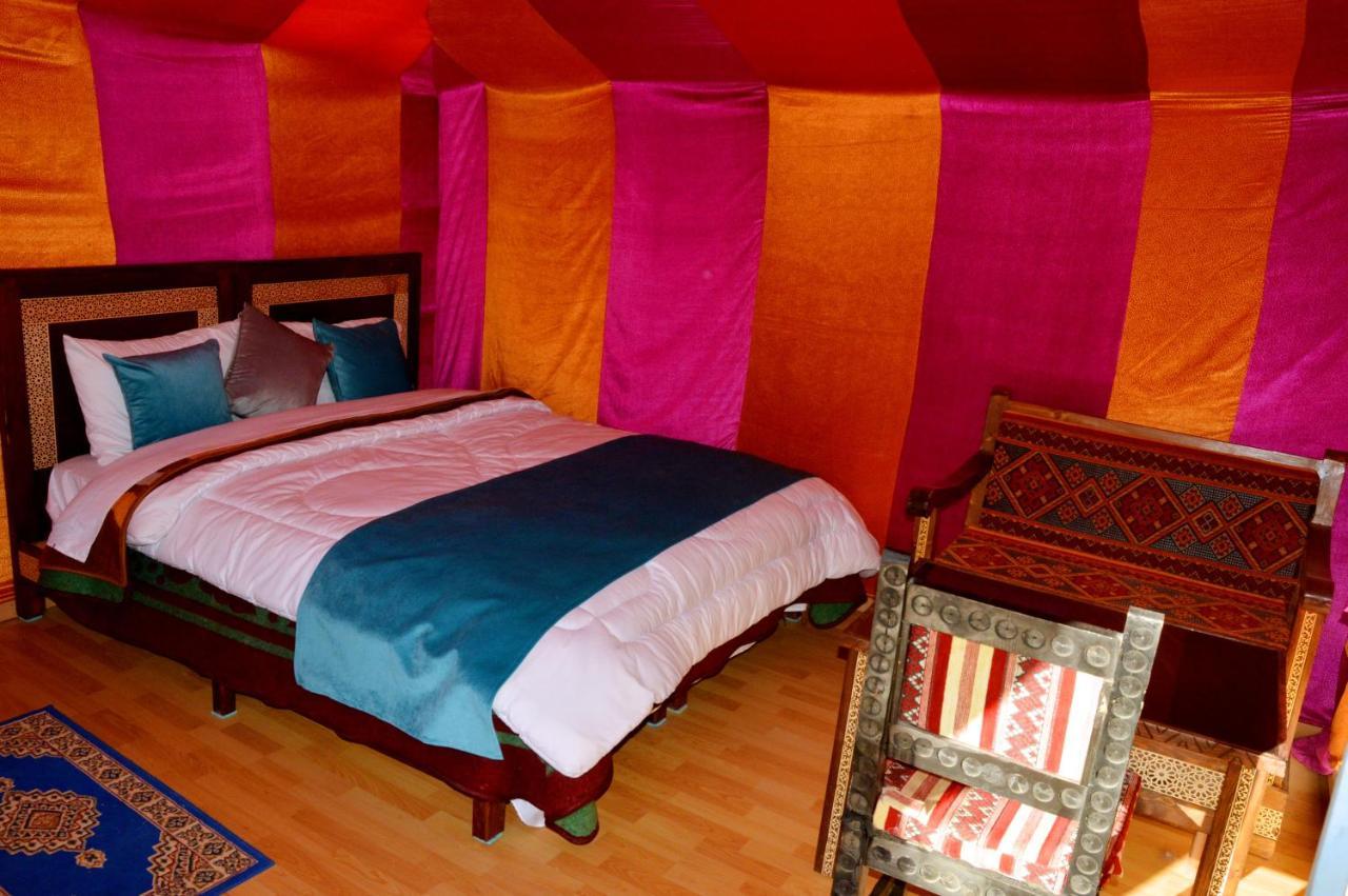 Les Roches Desert Camp Мерцуга Екстериор снимка