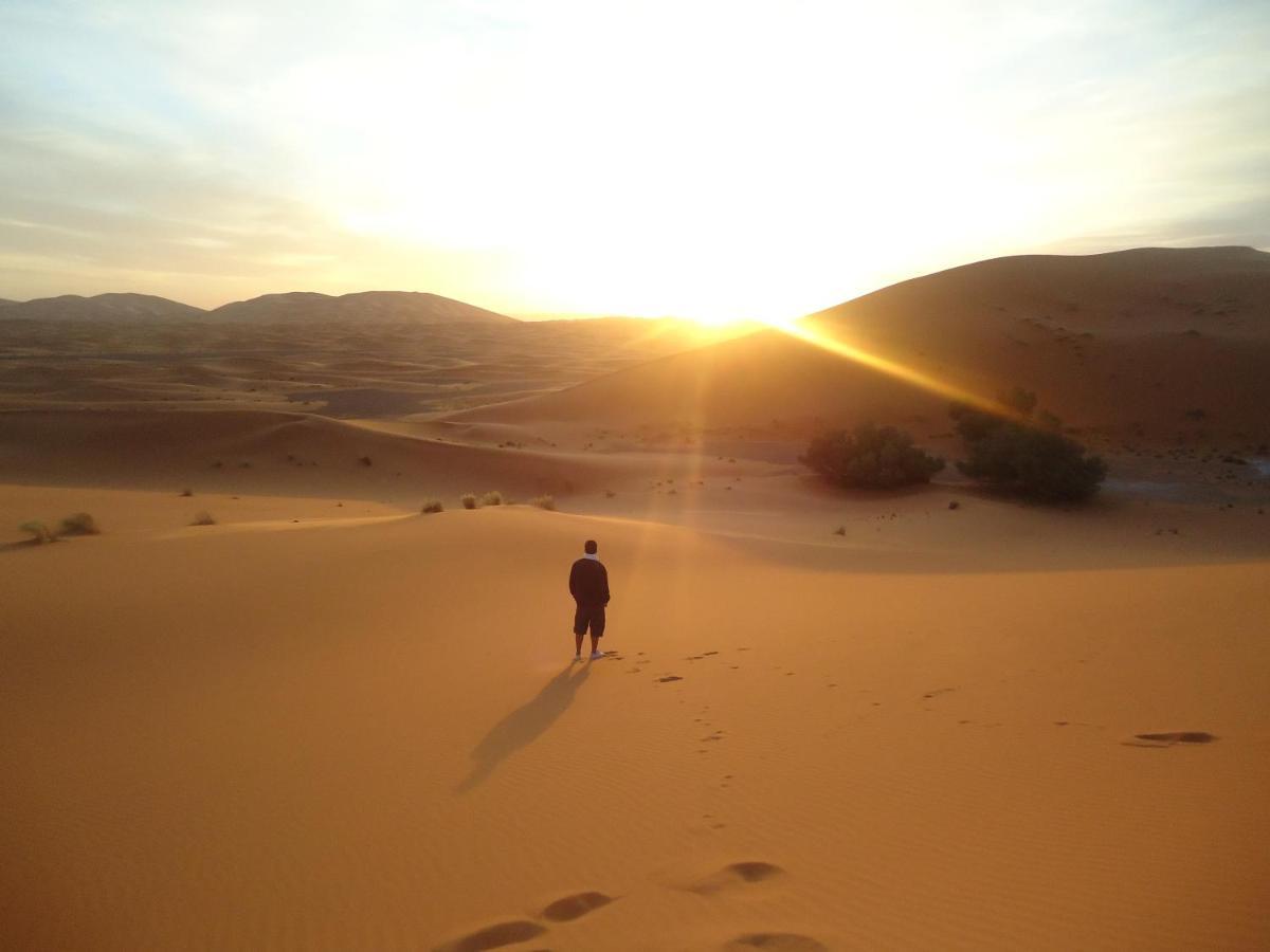 Les Roches Desert Camp Мерцуга Екстериор снимка