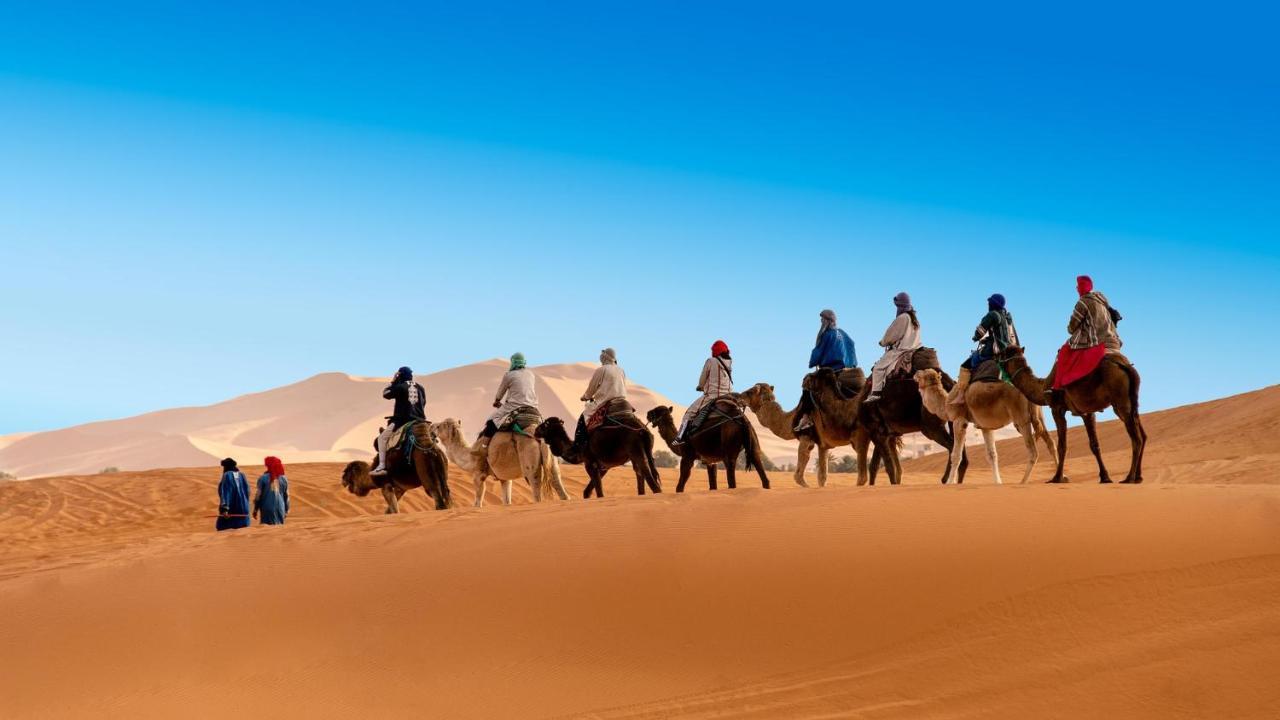 Les Roches Desert Camp Мерцуга Екстериор снимка
