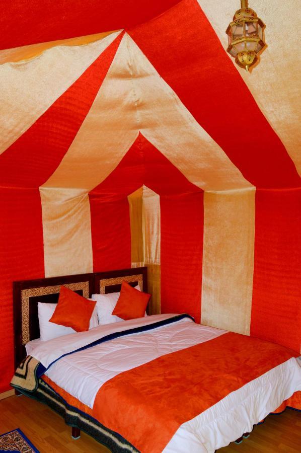 Les Roches Desert Camp Мерцуга Екстериор снимка